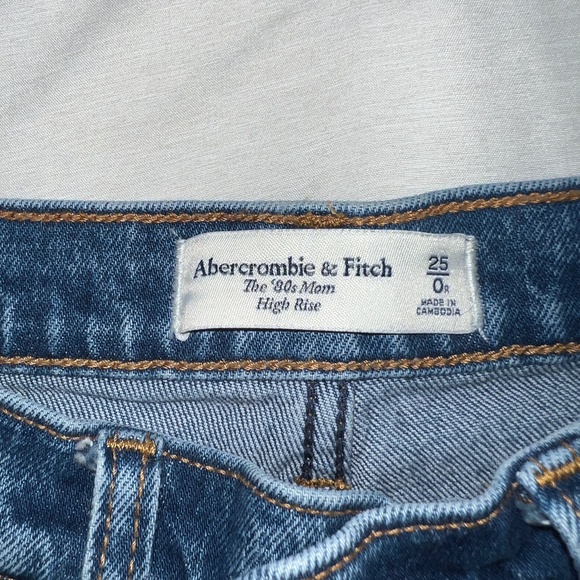 Abercrombie & Fitch 80s High Rise Mom Jeans - Picture 2 of 5